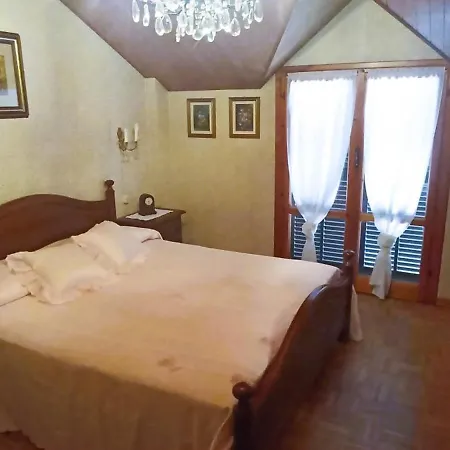 Casa Il Glicine Apartment *