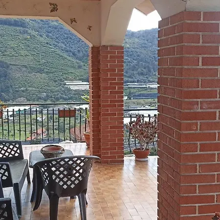 Casa Il Glicine Apartment *